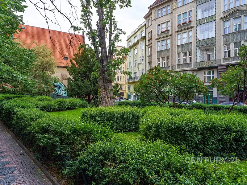Pronájem bytu 2+kk 90 m², Praha – náhled fotky 3