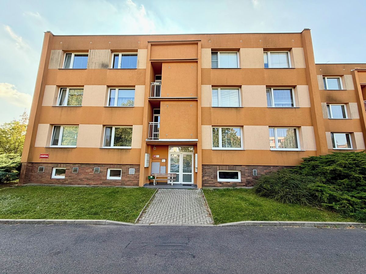 Pronájem bytu 1+1 38 m²