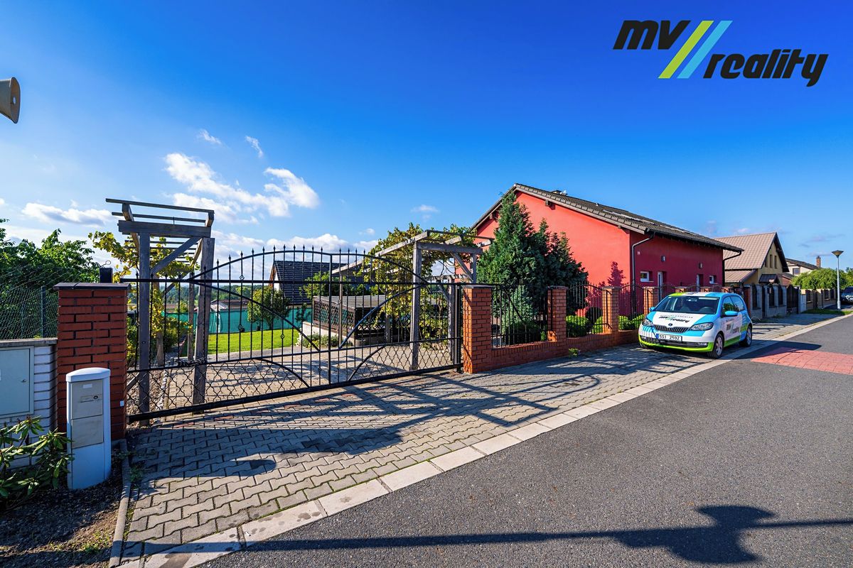 Prodej rodinného domu 135 m², pozemek 484 m² – fotografie 2
