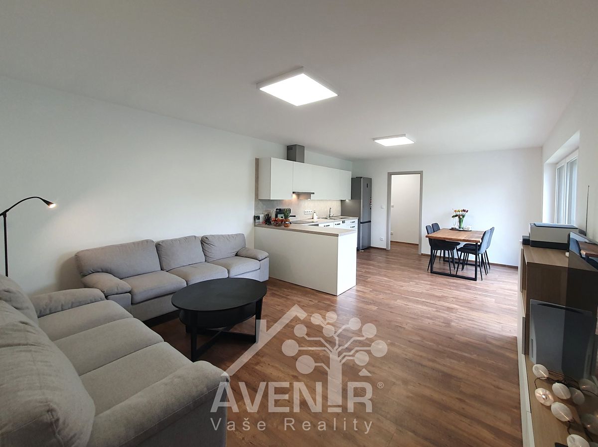 Pronájem bytu 4+kk 90 m² – fotografie 2