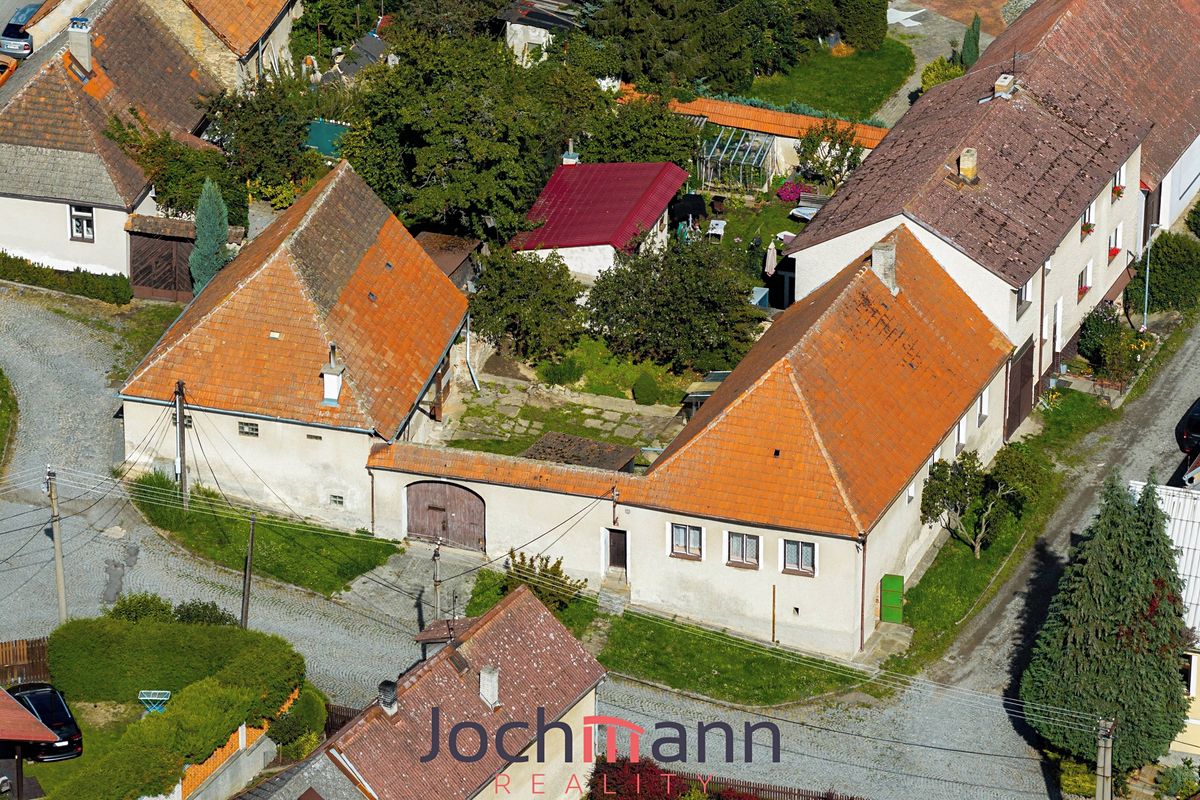 Prodej rodinného domu 192 m², pozemek 456 m² – fotografie 2