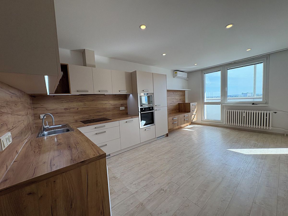 Pronájem bytu 2+kk 36 m² – fotografie 2
