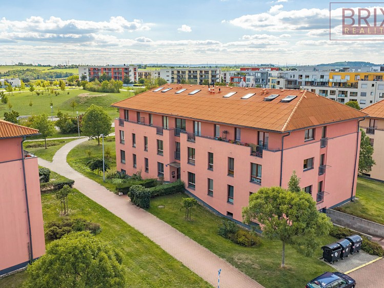 Prodej bytu 2+kk, 42 m² (2 z 28)