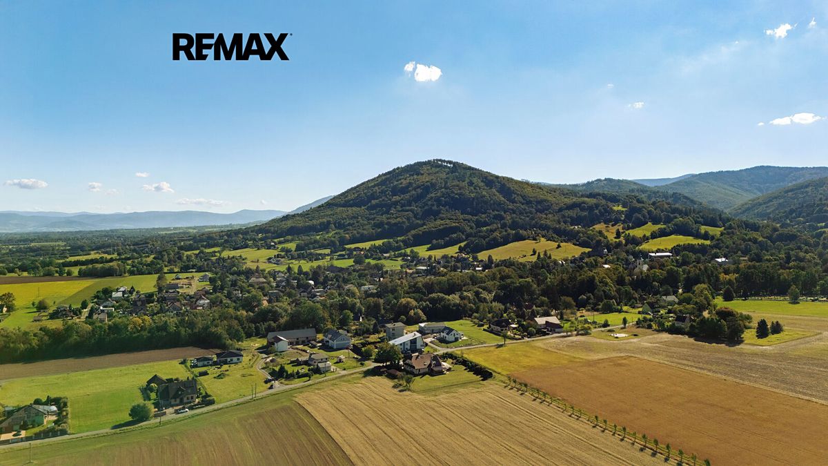 Prodej stavebního pozemku 2001 m² – fotografie 3