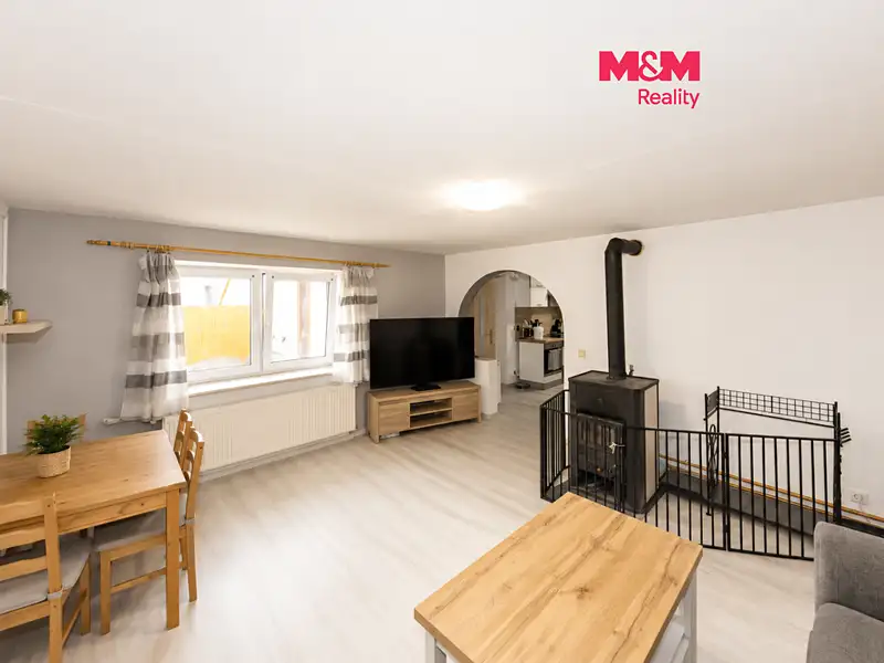 Pronájem rodinného domu 60 m², pozemek 313 m², Drobovice – náhled fotky 1