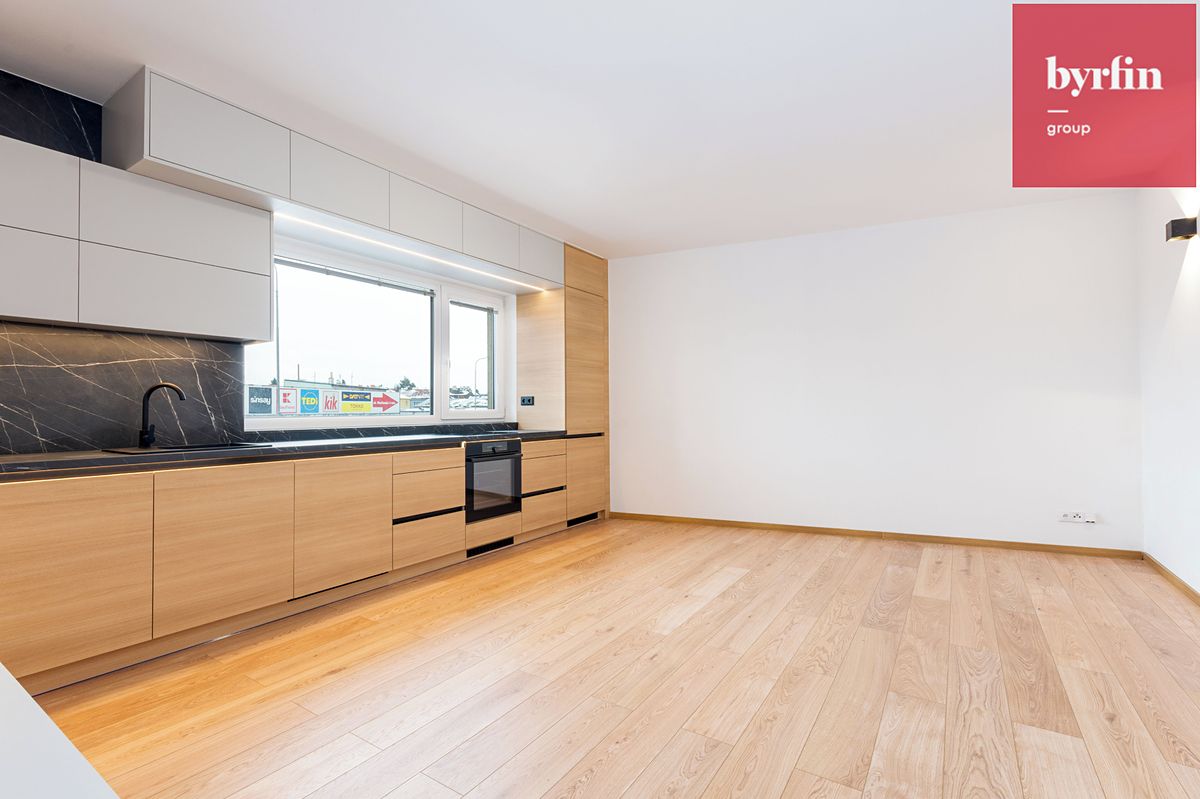 Pronájem bytu 2+kk 52 m² – fotografie 2