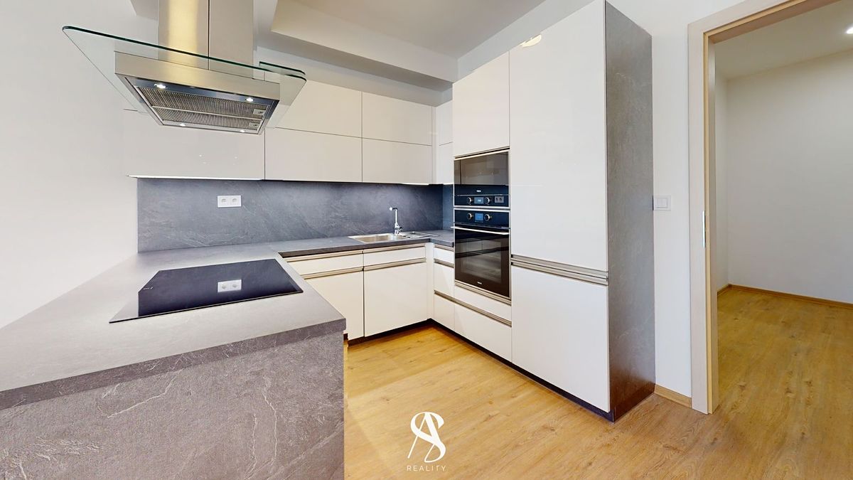 Pronájem bytu 2+kk 69 m² – fotografie 3