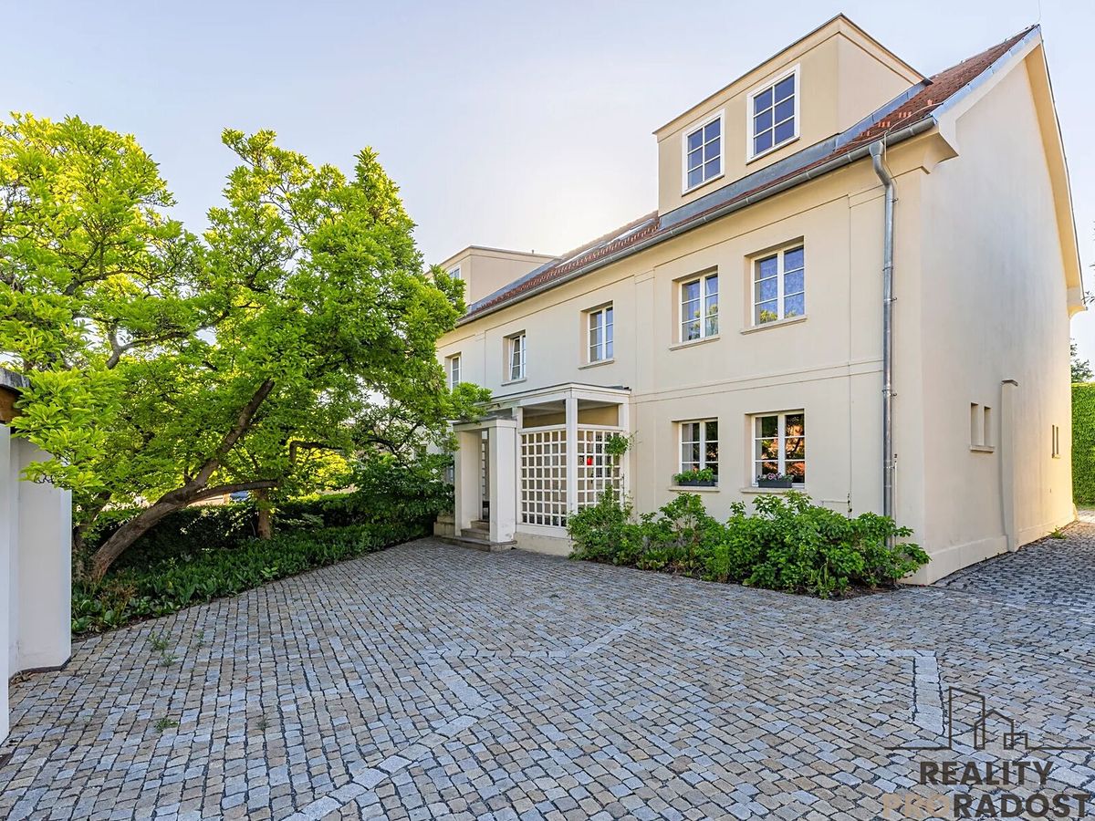 Pronájem bytu 1+kk 36 m²