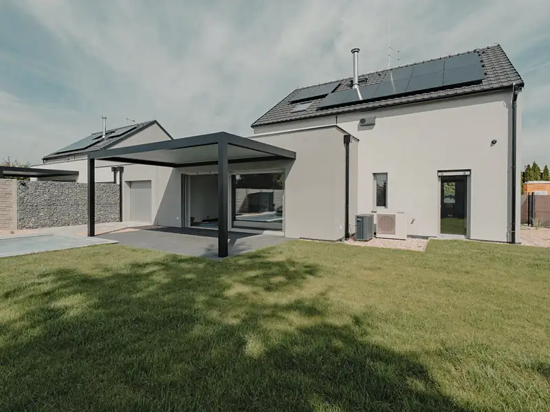 Prodej rodinného domu 168 m², pozemek 689 m², Pátek – náhled fotky 2