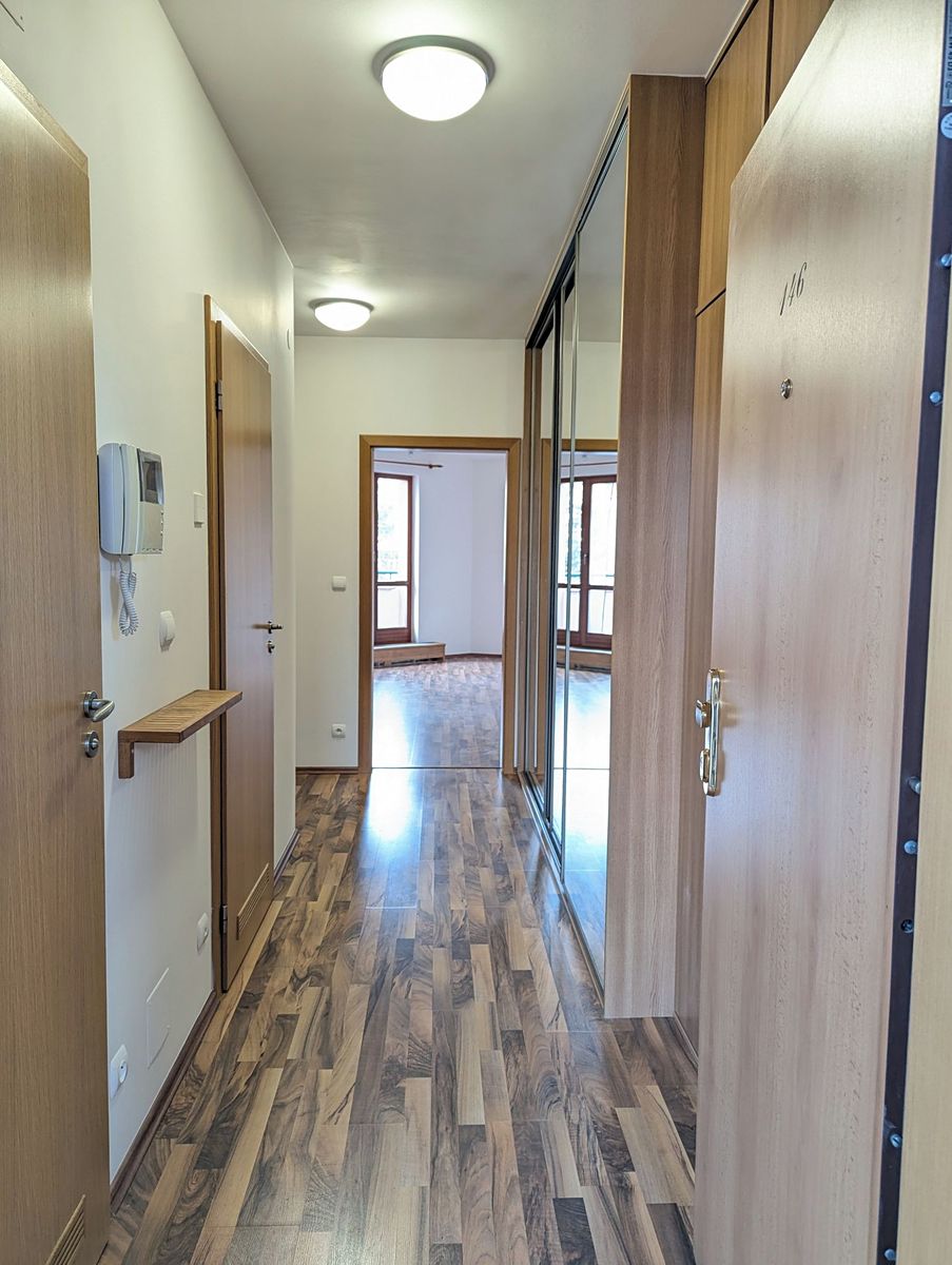 Pronájem bytu 2+kk 63 m² – fotografie 2