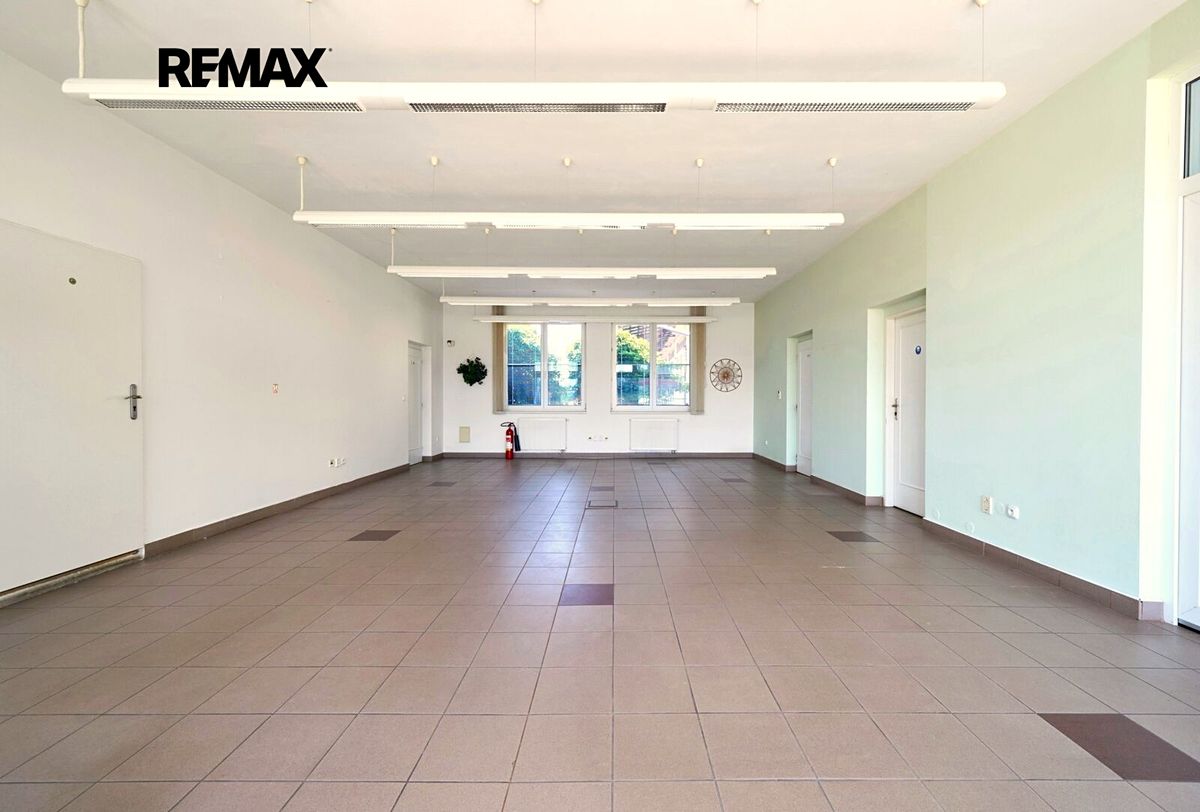 Prodej kanceláře 288 m² – fotografie 3