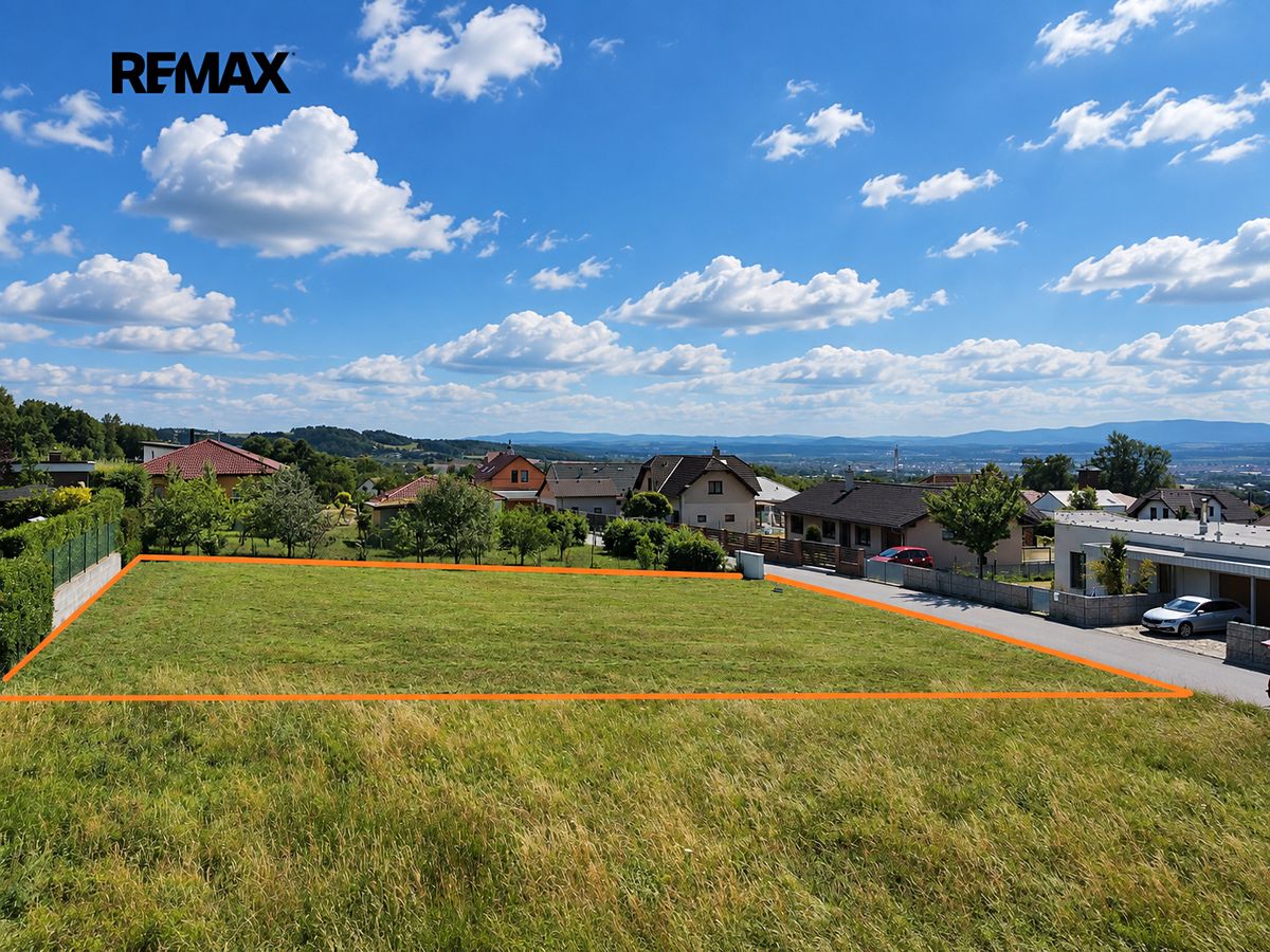 Prodej stavebního pozemku 818 m², Adamov – fotka 1 z 3