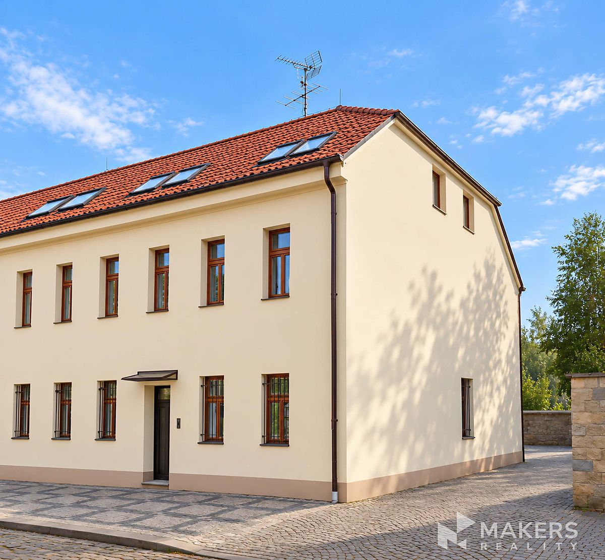 Prodej činžovního domu 1000 m² – fotografie 3