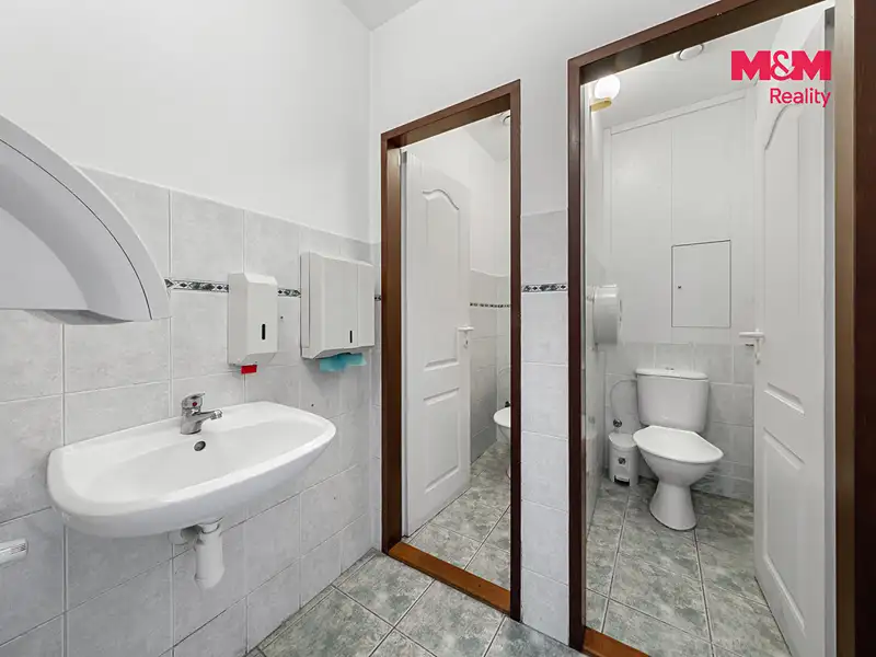 Prodej rodinného domu 500 m², pozemek 374 m², Kadaň – náhled fotky 3