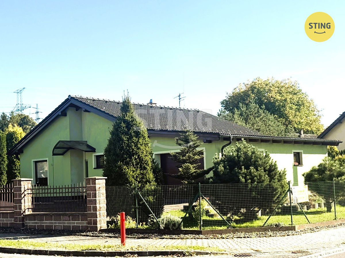 Prodej rodinného domu 113 m², pozemek 923 m² – fotografie 3