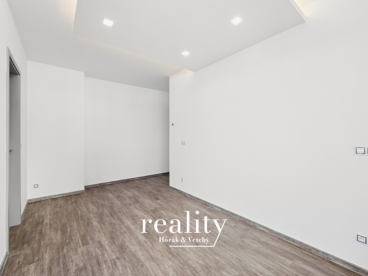 Квартира 4+kk в оренду, 127 м² (29 з 34)