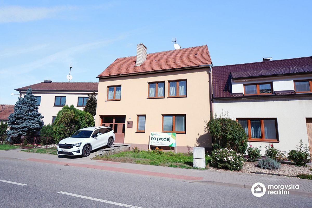 Prodej rodinného domu 192 m², pozemek 1058 m²