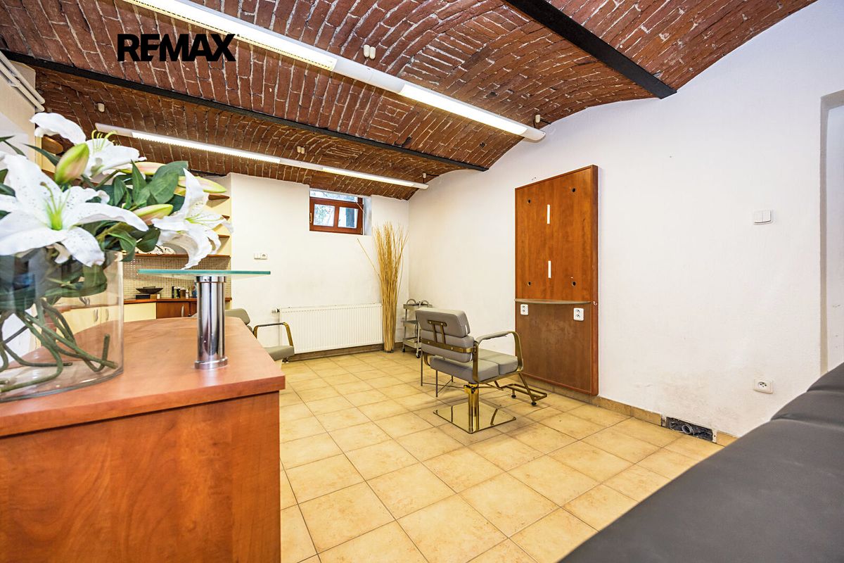 Pronájem komerční nemovitosti 20 m² – fotografie 2