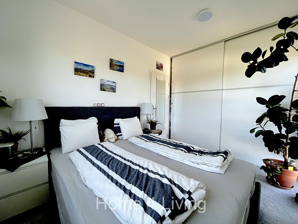 Pronájem bytu 2+kk 55 m² – fotografie 2