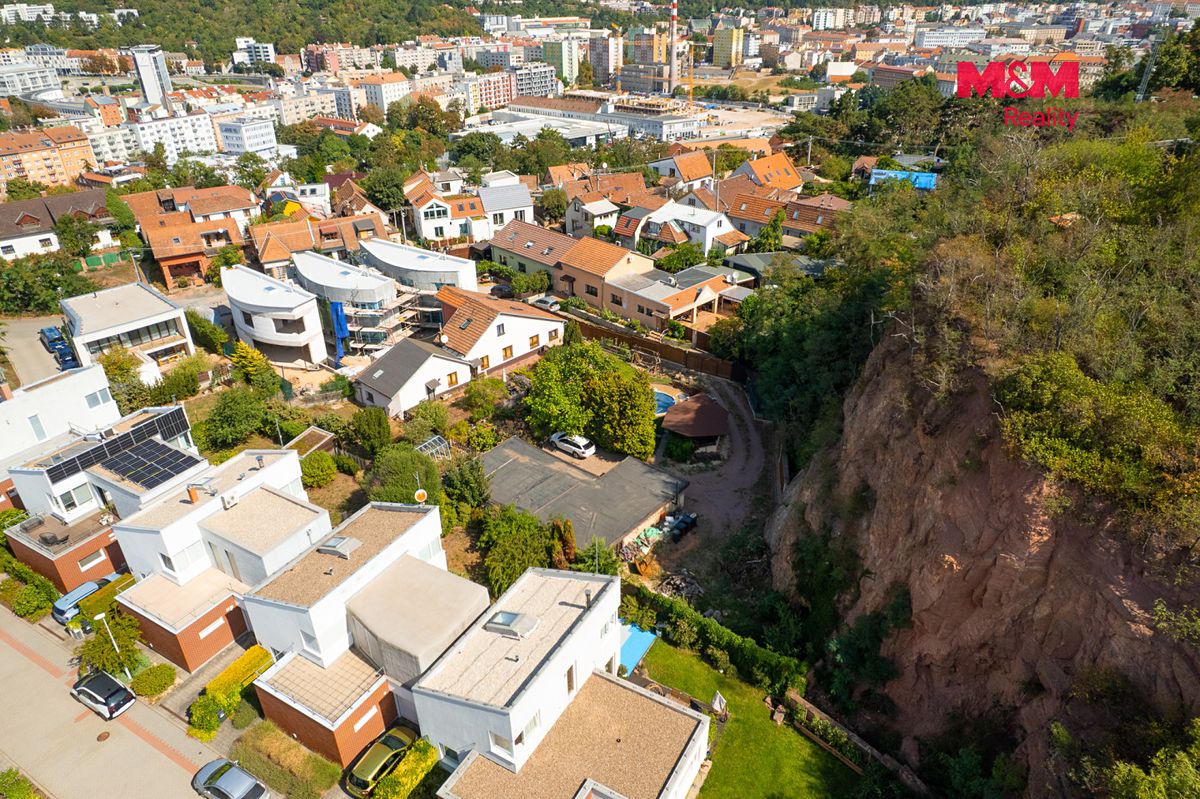 Prodej stavebního pozemku 1842 m² – fotografie 2