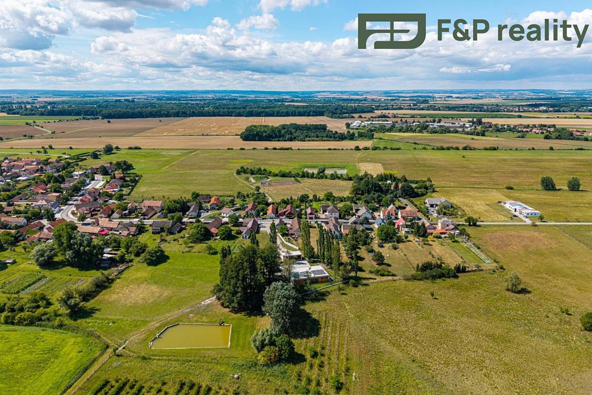 Prodej stavebního pozemku 599 m² – fotografie 2