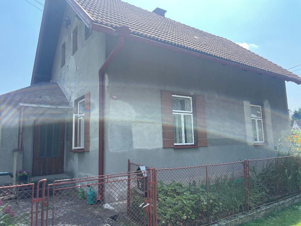 Dražba rodinného domu 122 m², pozemek 354 m², Záměl – fotka 1 z 3