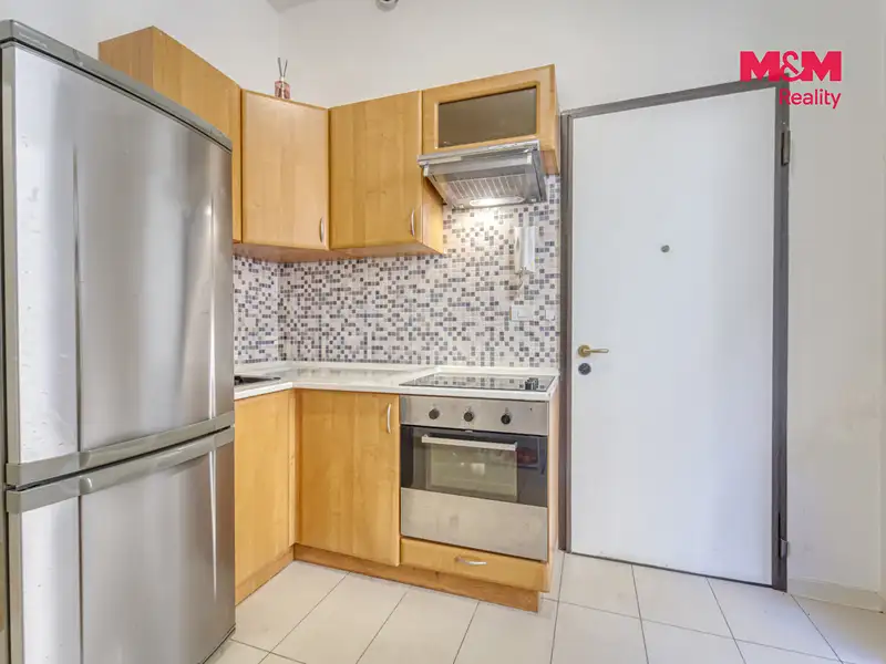 Prodej bytu 1+kk 63 m², Praha – náhled fotky 2