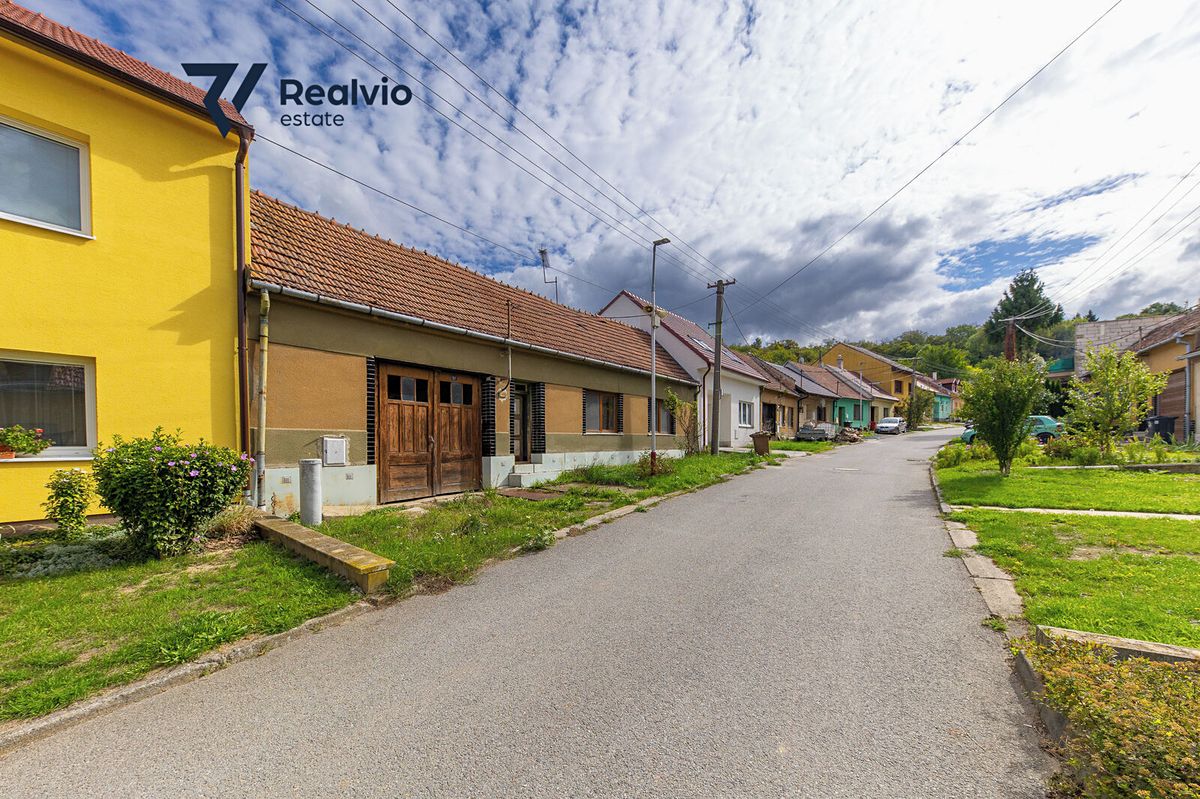 Prodej rodinného domu 100 m², pozemek 3385 m² – fotografie 2