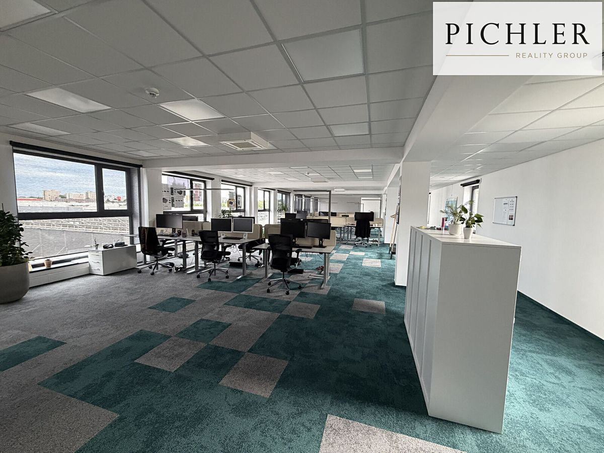 Pronájem kanceláře 571 m² – fotografie 3