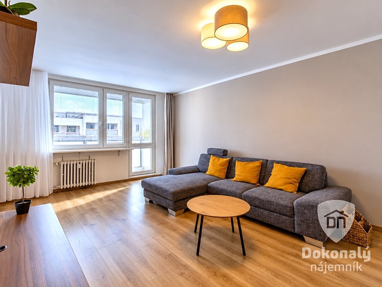Pronájem bytu 3+kk, 72 m² (9 z 22)