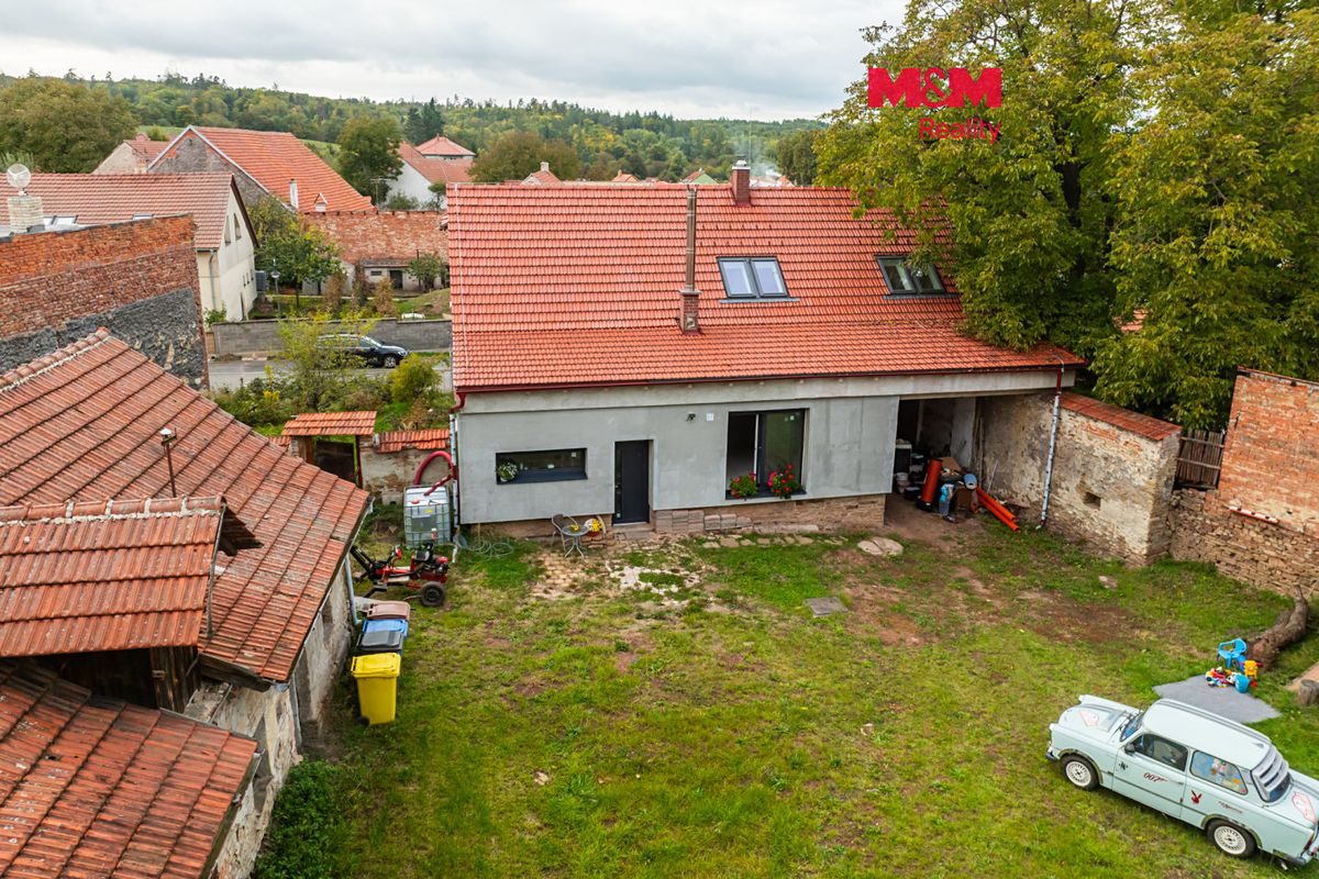 Prodej rodinného domu 169 m², pozemek 1807 m²
