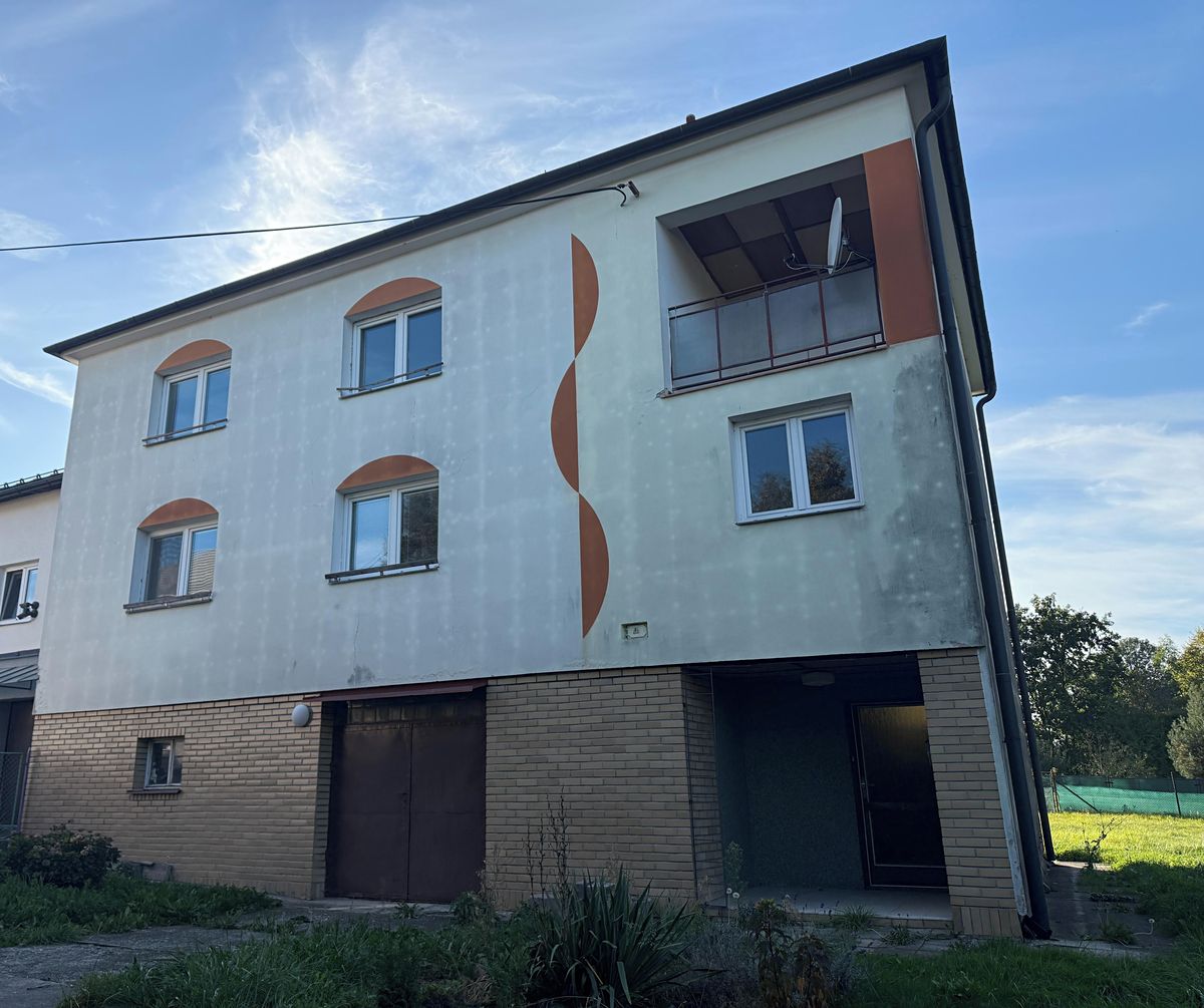 Prodej vícegeneračního domu 300 m², pozemek 1042 m²