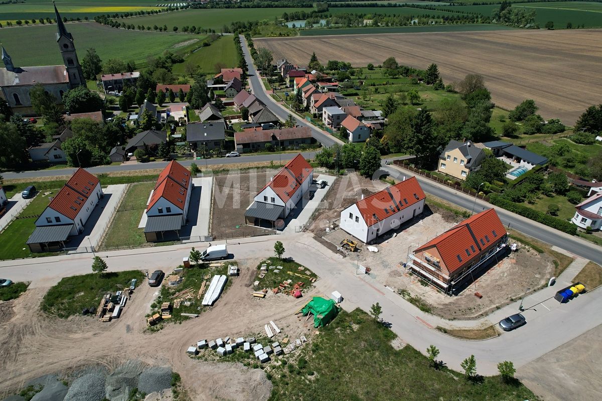 Prodej rodinného domu 133 m², pozemek 440 m², Dvory – fotka 1 z 3