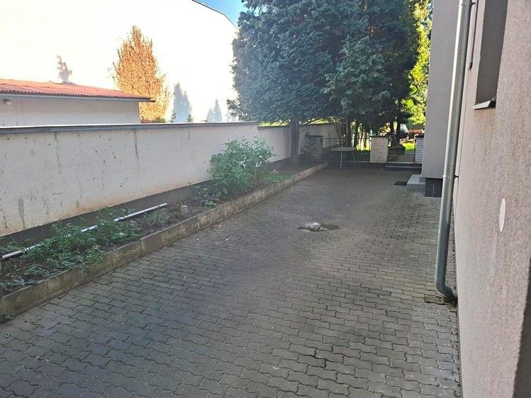 Prodej komerčního prostoru, 62 m² (17 z 20)