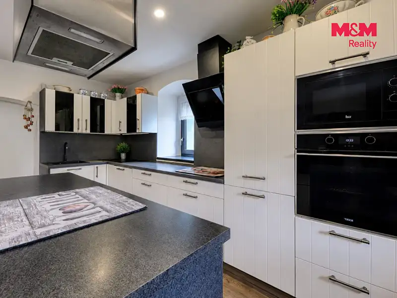 Prodej rodinného domu 200 m², pozemek 489 m², Staré Sedlo – náhled fotky 2