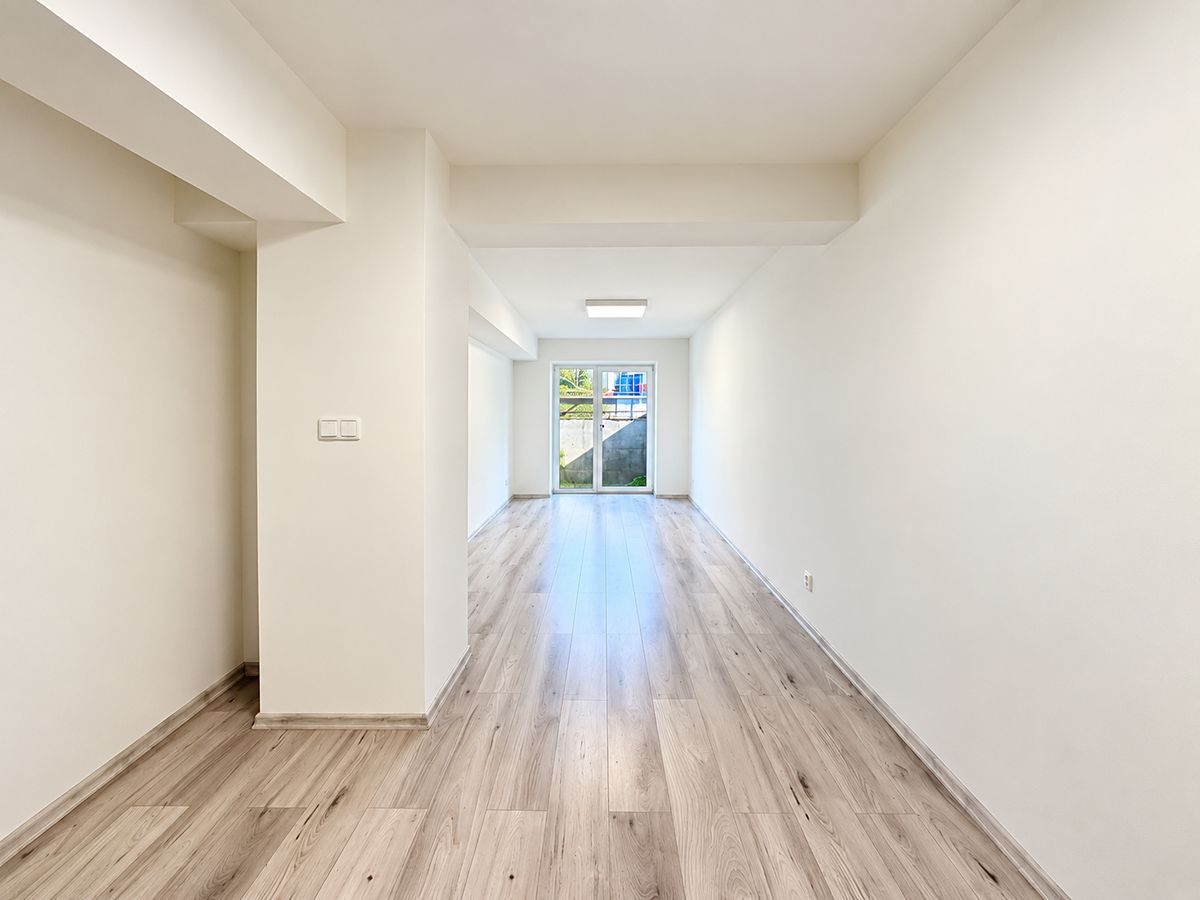 Pronájem kanceláře 30 m² – fotografie 3