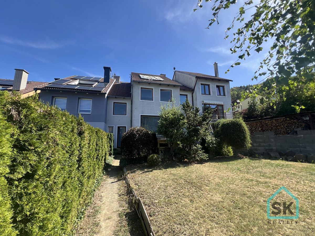 Prodej rodinného domu 282 m², pozemek 327 m², Krnov – fotka 1 z 3