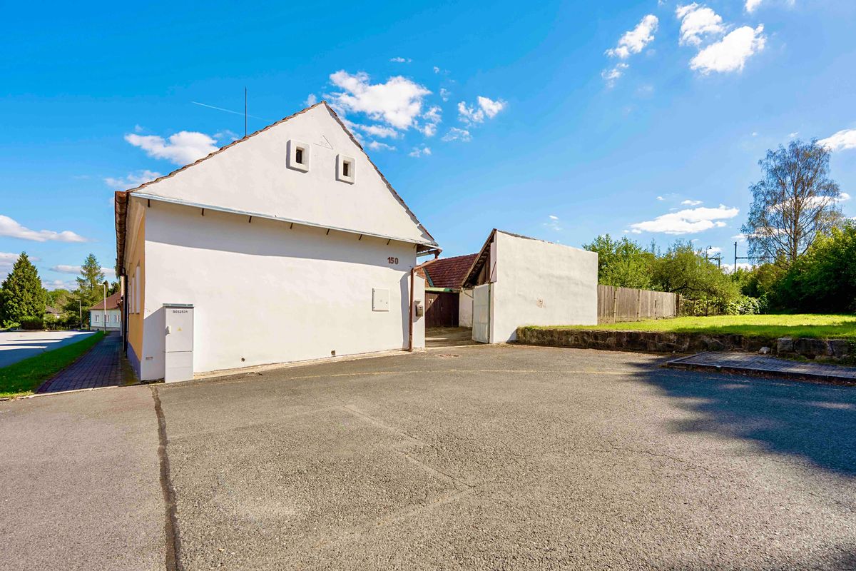 Prodej rodinného domu 94 m², pozemek 854 m² – fotografie 2