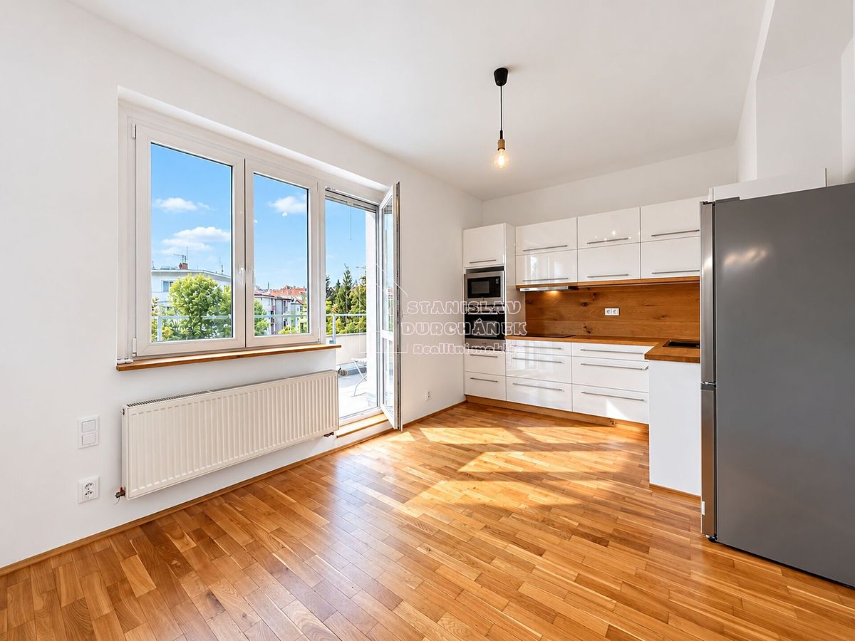 Pronájem bytu 3+kk 110 m² – fotografie 4