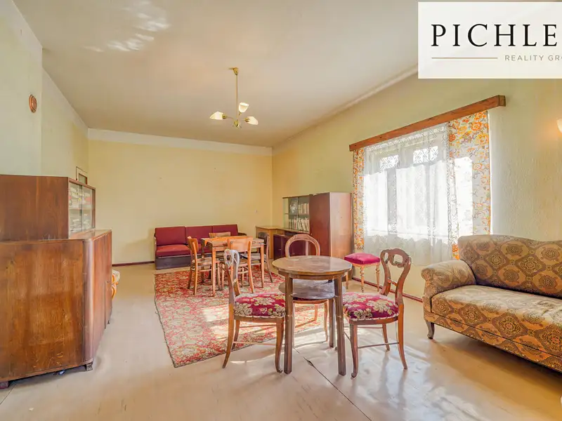 Prodej rodinného domu 265 m², pozemek 884 m², Úterý – náhled fotky 3