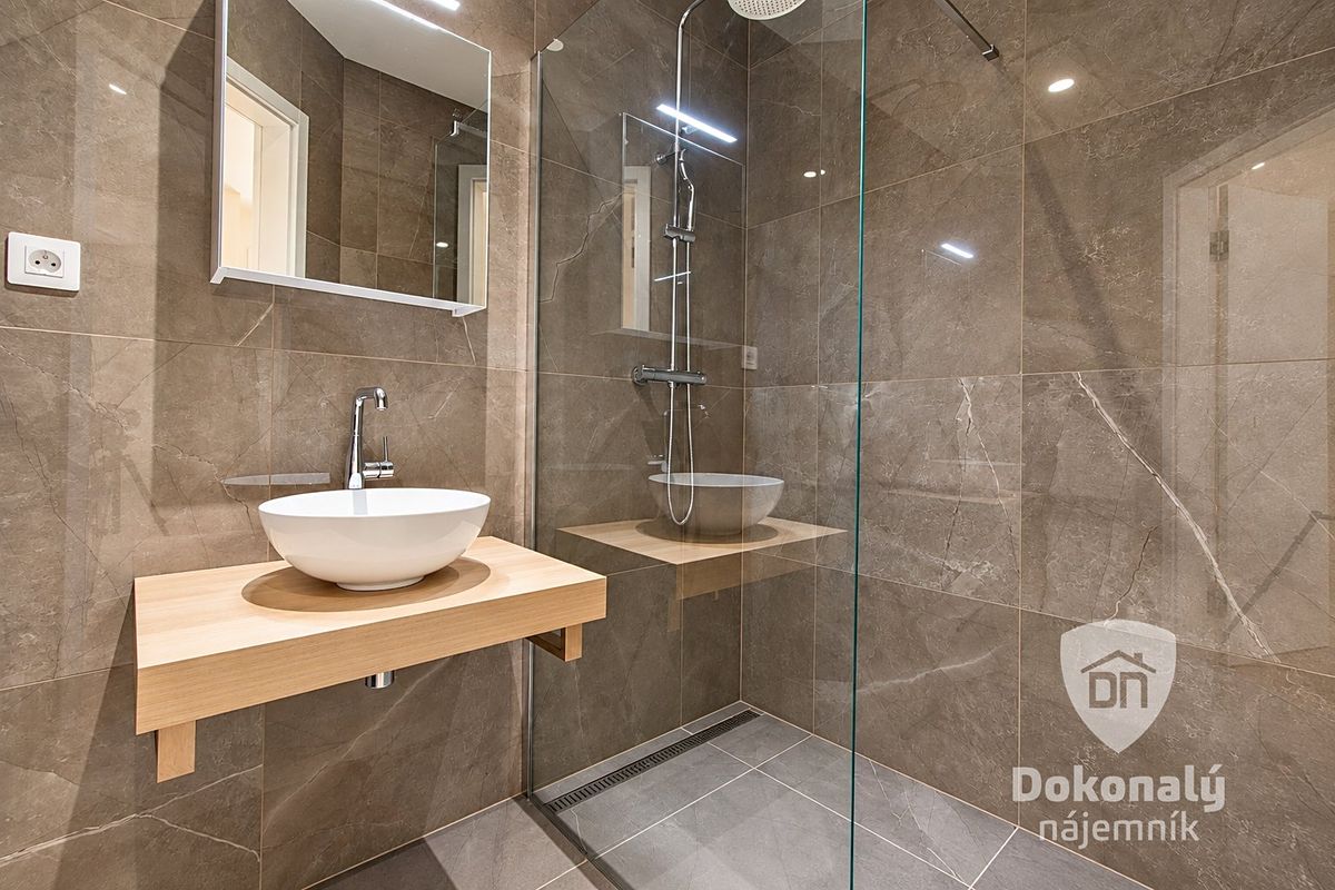 Pronájem bytu 2+kk 57 m² – fotografie 3