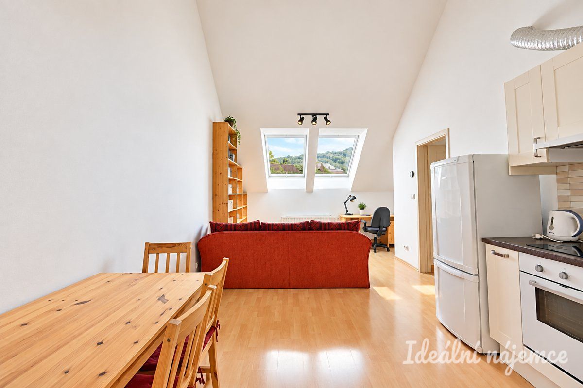 Pronájem bytu 2+kk 53 m² – fotografie 3