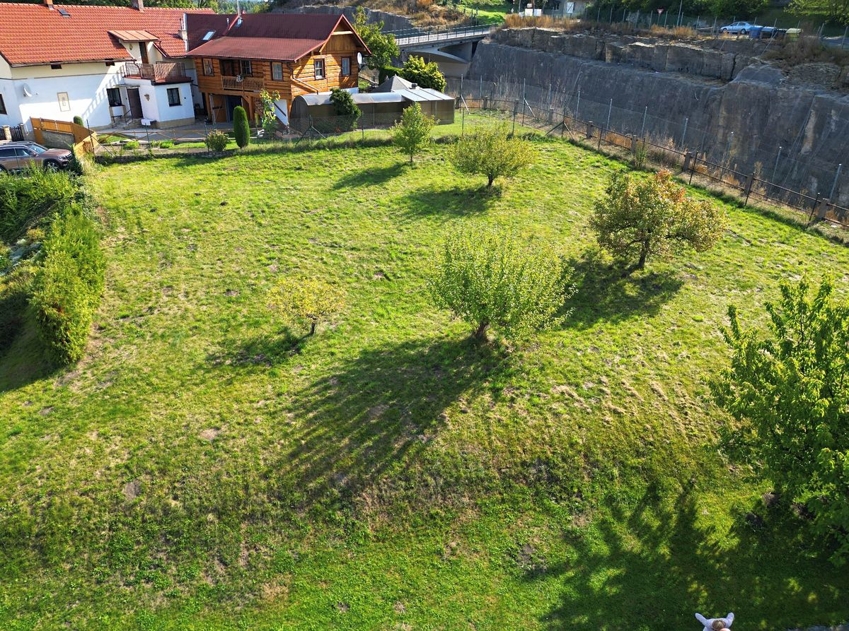 Prodej stavebního pozemku 1213 m²