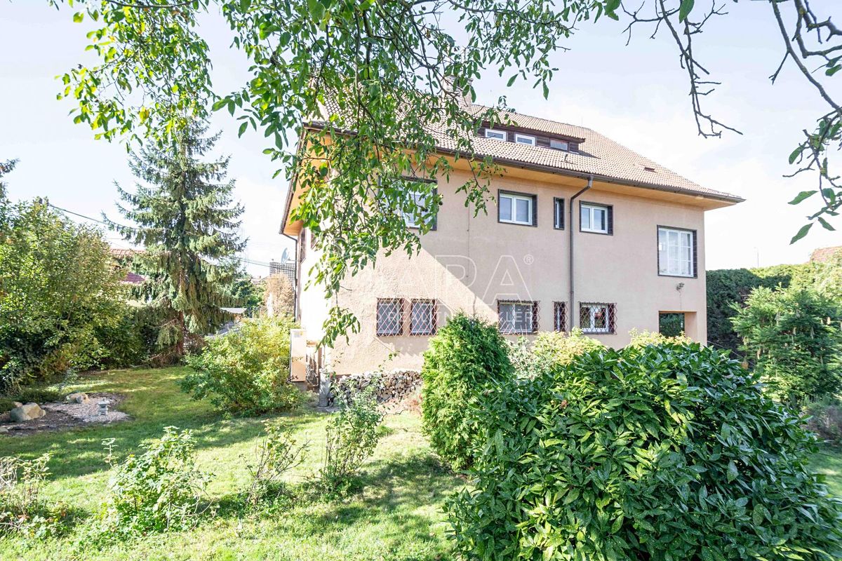 Prodej rodinného domu 411 m², pozemek 814 m² – fotografie 4