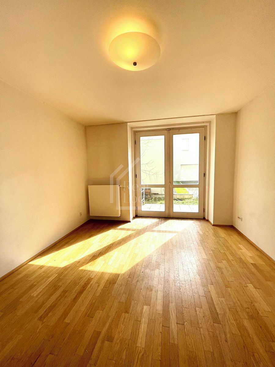 Pronájem bytu 2+kk 65 m² – fotografie 3
