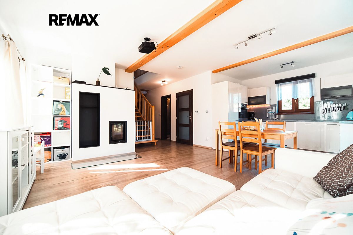 Prodej rodinného domu 145 m², pozemek 98 m² – fotografie 2