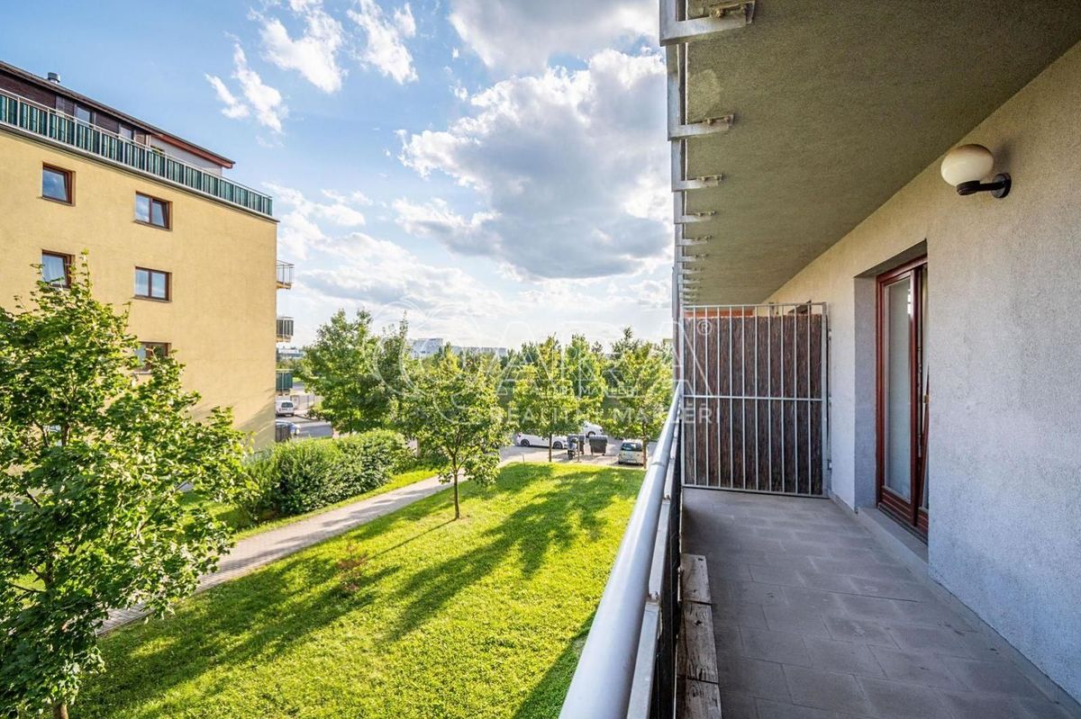 Pronájem bytu 2+kk 52 m² – fotografie 2