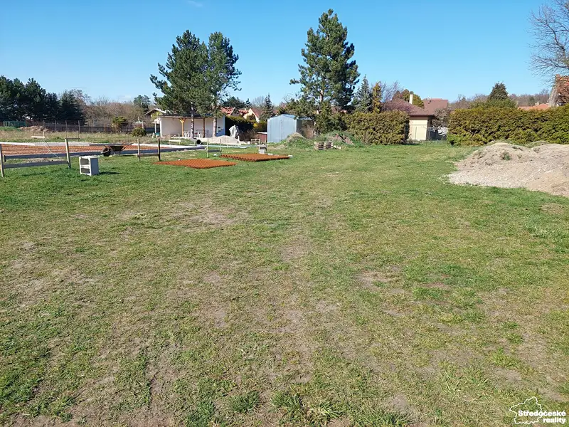 Prodej stavebního pozemku 853 m², Čečelice – náhled fotky 1