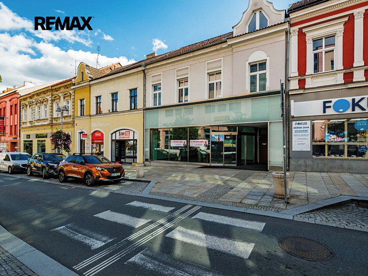Pronájem komerčního prostoru, 528 m² (2 z 16)