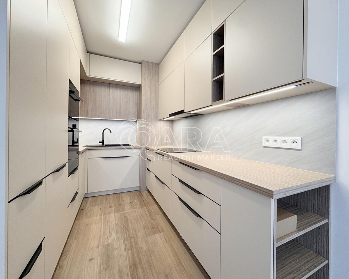 Pronájem bytu 2+kk 53 m² – fotografie 2